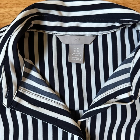 H&M Striped Blouse (Size: XS) - Picture 2 of 3